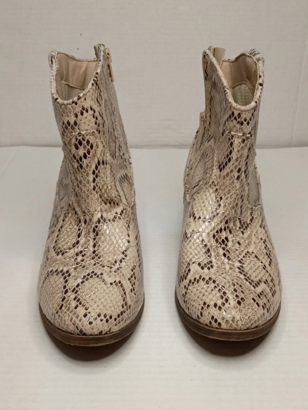 SO Anthia Faux Snakeskin Western Ankle Booties Women’s Size 10M